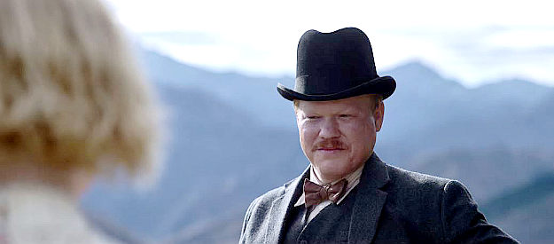Jesse Plemons as George Burbank, feeling a whole lot less lonely after his marriage to Rose in The Power of the Dog (2021)