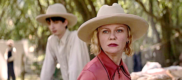 Kirsten Dunst as Rose Gordon, concerned over the interest Phil Burbank has taken in her son in The Power of the Dog (2021)
