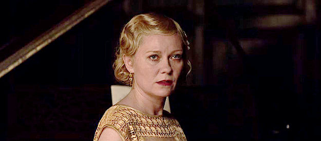 Kirsten Dunst as Rose Gordon, unable to perform a piano piece because of Phil Burbank's influence in The Power of the Dog (2021)