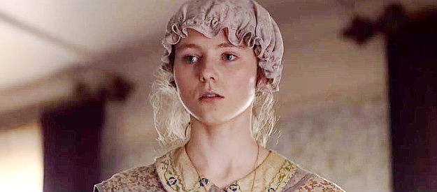 Thomasin McKenzie as Lola, a housekeeper making a gruesome discovery in Peter Gordon's room in The Power of the Dog (2021)