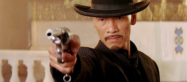Roger Yuan as Lo Fong, determined to claim his ransom for a kidnapped princess in Shanghai Noon (2000)