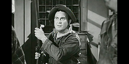 Dub Taylor as Cannonball, ready to defend buddy Wild Bill Boone in The Return of Daniel Boone (1941)