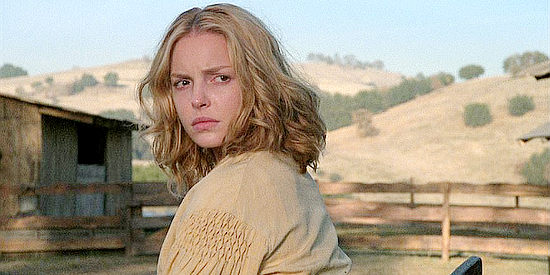 Katherine Heigl as Marty Claridge, reaching the ranch of the man she hastily agreed to marry in Love Comes Softly (2003)