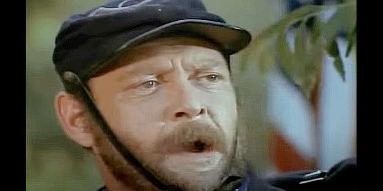 Lee de Broux as a sergeant in the 304th New York, barking orders to his men in The Red Badge of Courage (1974)