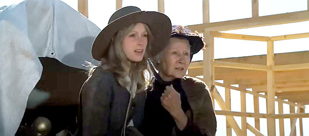 Sondra Locke as Laure Lee and Paula Trueman as her grandmother, Sarah Turner, watching Josey Wales flee after gunning down three men in The Outlaw Josey Wales (1976)