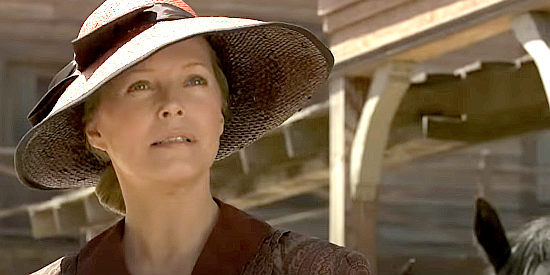 Cheryl Ladd as Irene Davis, Clark's mom, arriving for a vist with him and her granddaughter in Love's Everlasting Courage (2011)