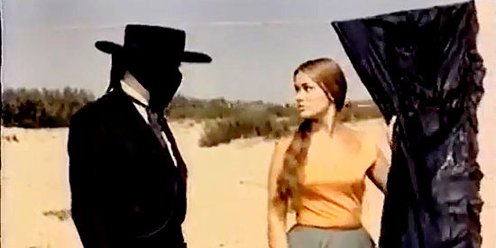Frank Latimore as Zorro, questing Juana (Diana Loyrs) on the whereabouts of her boyfriend in Zorro the Avenger (1962)