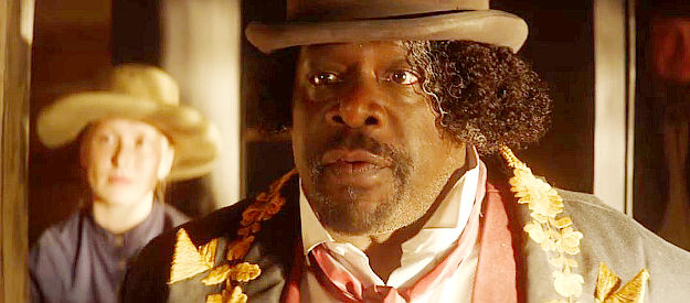 Cedric the Entertainer as Horatio, mayor of Lil Heaven, where people of all races and religions live in harmony in Outlaw Posse (2024)