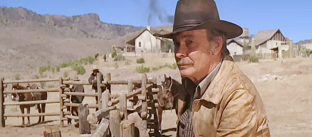 Barry Sullivan as Chisum, answering questions for Pat Garrett in Pat Garrett and Billy the Kid (1973)