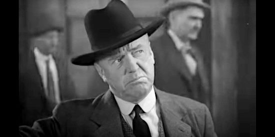 William Frawley as Smooth Wylie, the man who teaches Duke Fergus how to best the best at cards in Flame of the Barbary Coast (1945)