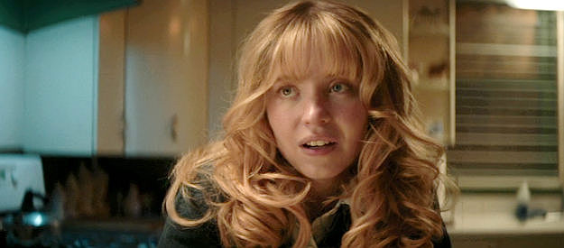 Sydney Sweeney as Penny Jo, talking Lefty Ledbetter into a bold get-rich-quick scheme in Americana (2023)
