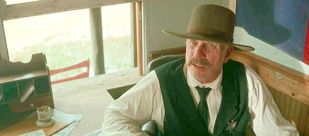 Tom Dragt as the marshal not inclined to investigate the death of a black farmer in Killin' Jim Kelly (2025)