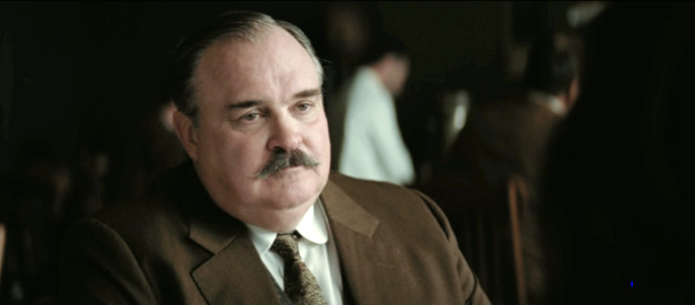 Gary Basaraba as Detective Burns, the private investigator Mollie hires to look into the murders in Killers of the Flower Moon (2023)